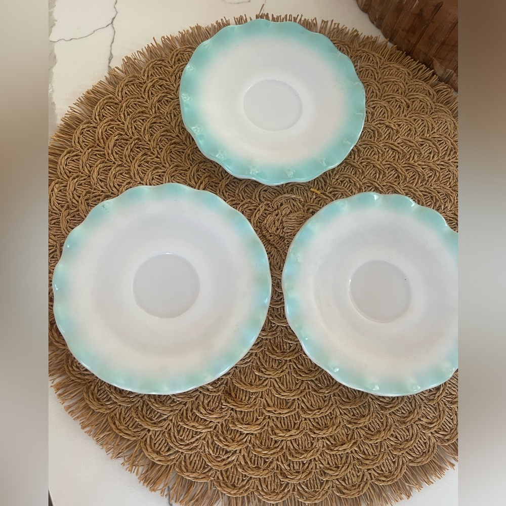 Set of 3 vintage Hazel Atlas turquoise ruffle crinoline saucer plates - Picture 5 of 5